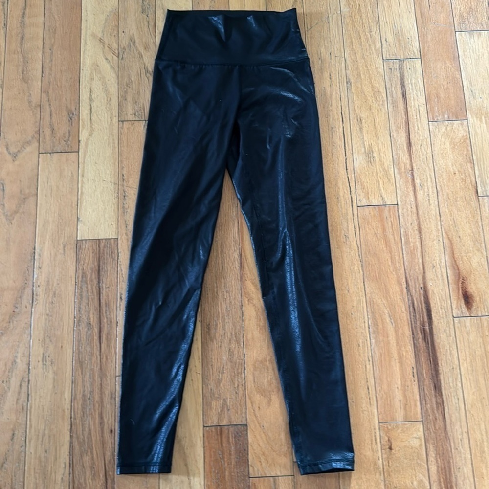 Aerie | black shiny/suede like leggings | size S
